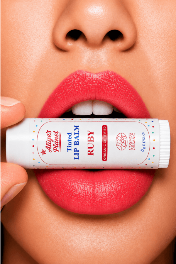 RUBY - Organik Renkli Lip Balm – Doğal Işıltı Veren Nemlendirici & Besleyici Dudak Balmı - Görsel 2